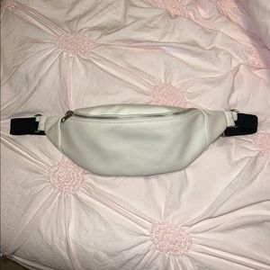 White Fanny pack bag - adjustable